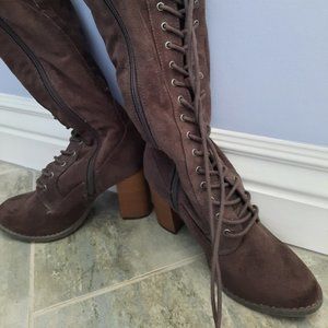 Adorable & classic knee height boots!